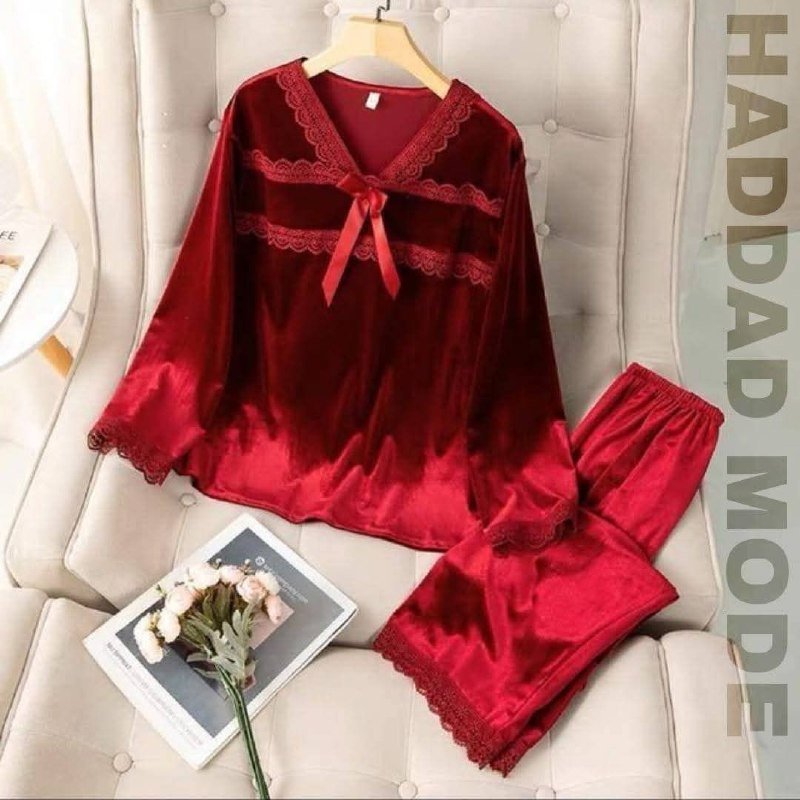 3f2dbaa8-6f78-4cec-a3d6-5e5d156a393a ترنج حريمي قطيفة شتوي LOEWE - الصورة 1