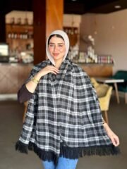 ⁦شال حريمي كاروهات بشراشيب⁩ - الصورة ⁦2⁩