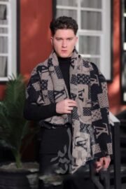 ⁦شال ماركات جوخ جكار⁩ - الصورة ⁦3⁩